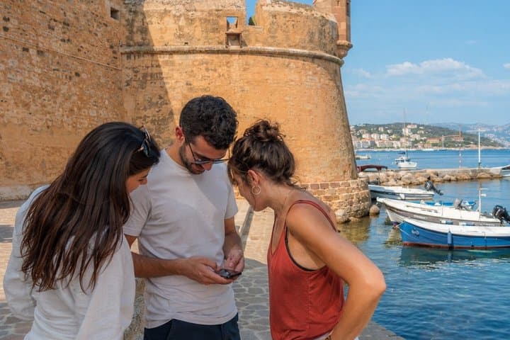 Toulon Self-Guided Detective Murder Mystery Game