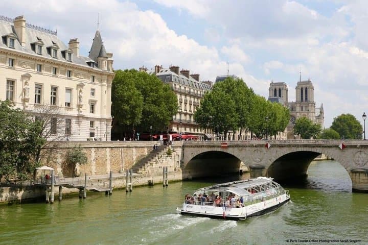 Paris Night River Cruise On The Seine With Waffle Tasting