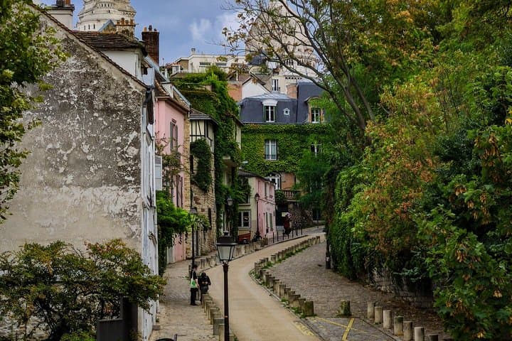Montmartre Self Guided Walking Tour with Audio Guide
