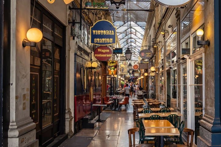Paris Passages Fragonard and Perfume with Le Gourmet Tour