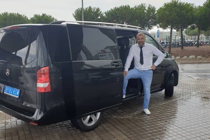 Private Marseille Airport (MRS) to/from City & Cruise Transfer