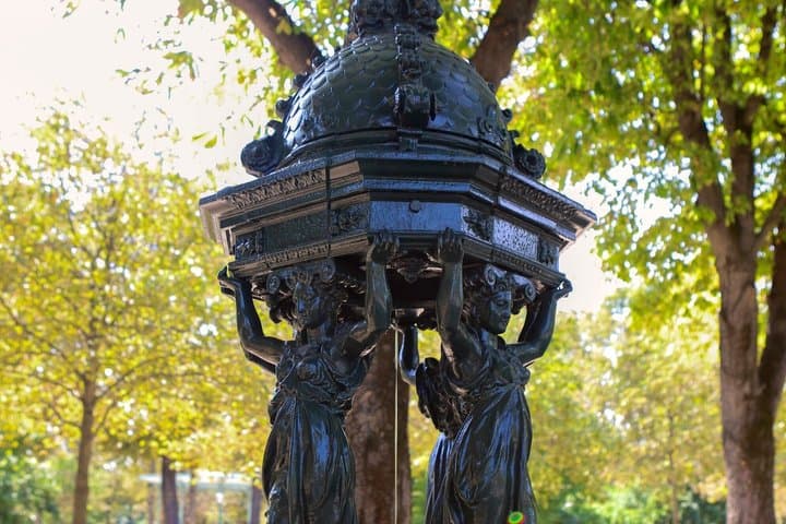 Paris French Revolution Small Group Walking Tour: 1789 to Today