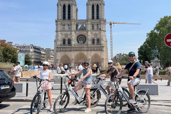 Paris: Small Group Highlights E-Bike Guided Tour