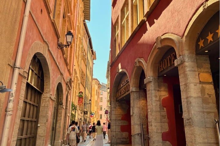 Lyon: Hidden Traboules and Old Town Walking Tour