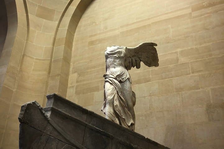 Entrance to the Louvre Museum in Paris with Audio Guide APP