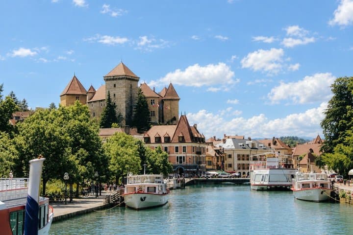 Self-Guided Podcast Tour Annecy: The Dual Crown of the Alps