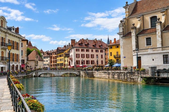 Self-Guided Podcast Tour Annecy: The Dual Crown of the Alps