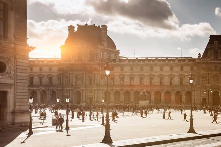 Entrance to the Louvre Museum in Paris with Audio Guide APP
