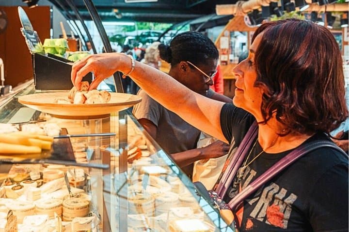 Paris Le Marais Food Tour with Wine: 10+ Tastings & 6 Stops