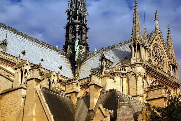 Notre-Dame Guided Tour and Macarons at a Parisian Patisserie