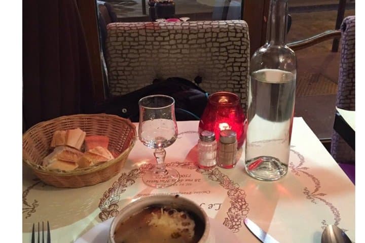 Notre-Dame Guided Tour and Lunch at a Parisian Restaurant