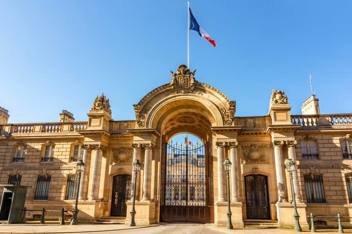 Paris Romance: Madeleine, Perfume Making & Seine River Cruise