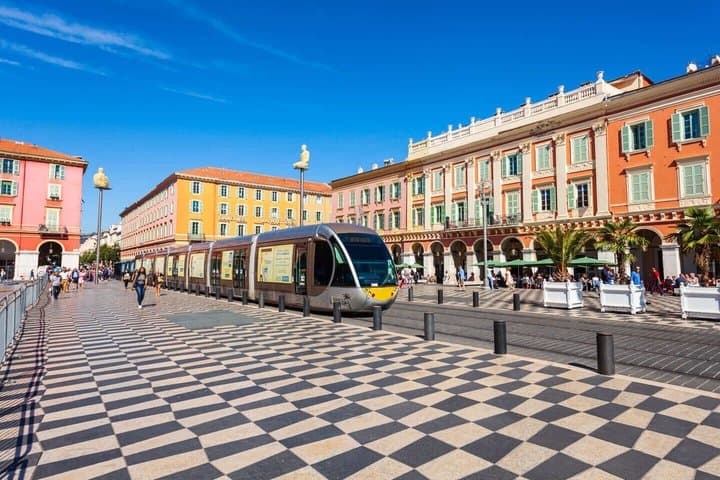 Hello Nice: Private 2-Hour Intro City Walk with Local Guide