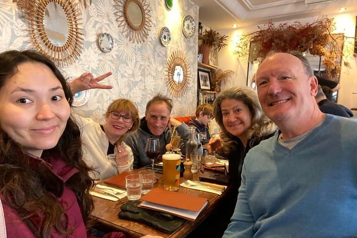 Paris Montmartre Christmas Private Tour: Markets, Coffee & Pastry