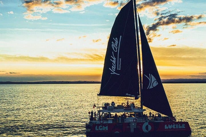 Famous Boat Party