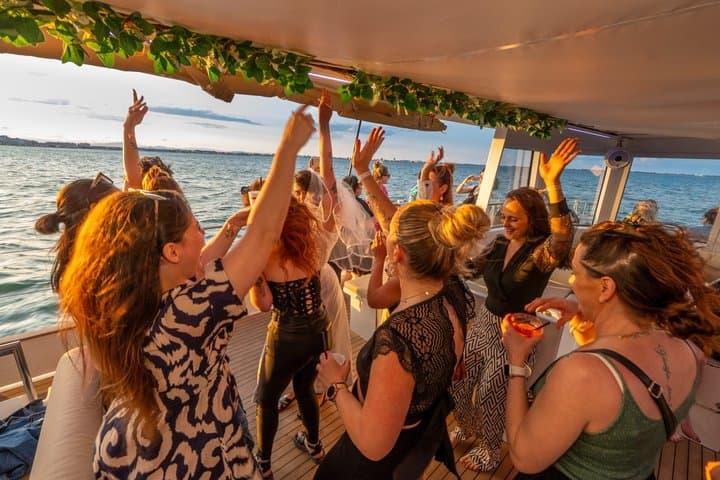 Famous Boat Party