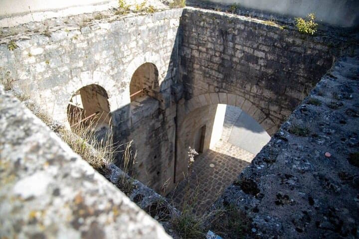 Hello Provins: Private 2-Hour Intro City Walk with Local Guide