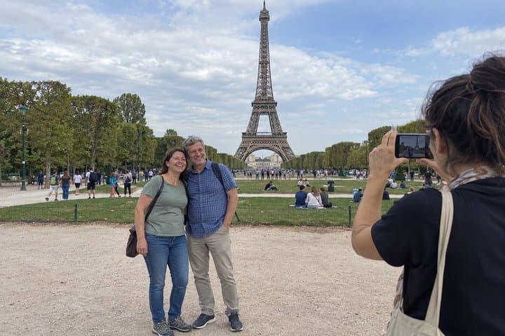 3 Sides of Paris in 6 Hours Private Tour with Coffee and Pastry