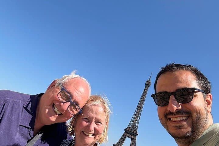 3 Sides of Paris in 6 Hours Private Tour with Coffee and Pastry