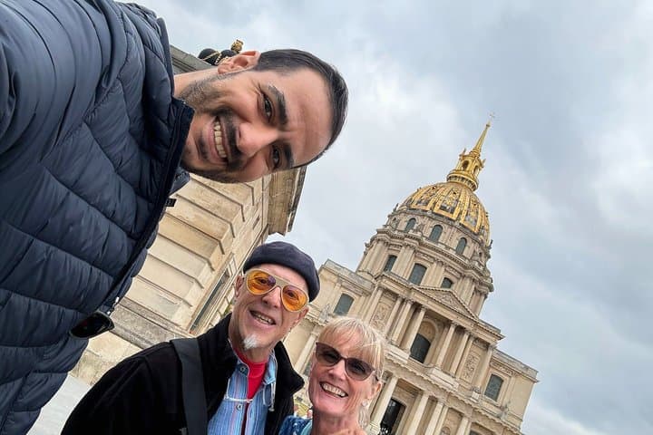 3 Sides of Paris in 6 Hours Private Tour with Coffee and Pastry