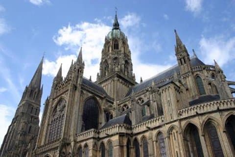 Private Tour to Bayeux, Honfleur and Pays d' Auge from Caen