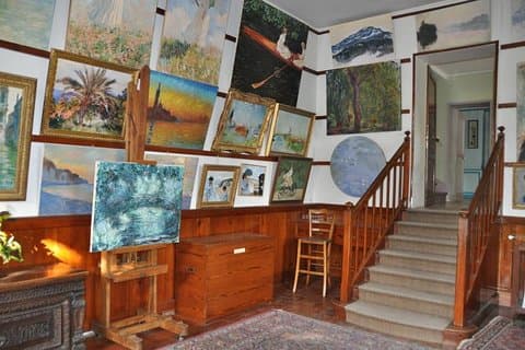Guided tour of Claude Monet's house in Giverny by private car from Paris