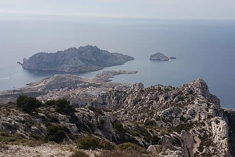Panoramic hike on Marseille from Les Calanques