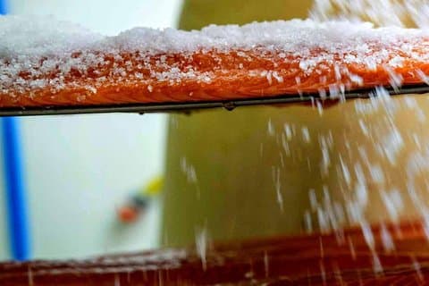 Salting with dry salt