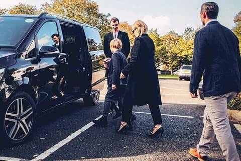 Private transfer: Charles de Gaulle Airport (CDG) to Paris VAN up to 8 PAX