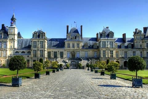 Fontainebleau Castle - Transportation Private Trip