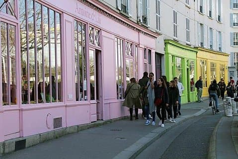 Private Paris Shopping Experience with Personal Fashion Stylist