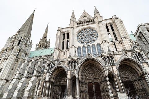 Extérieur de la cathédrale de Chartres. Crédit photo : Groupement Martino - Office de Tourisme de Chartres.