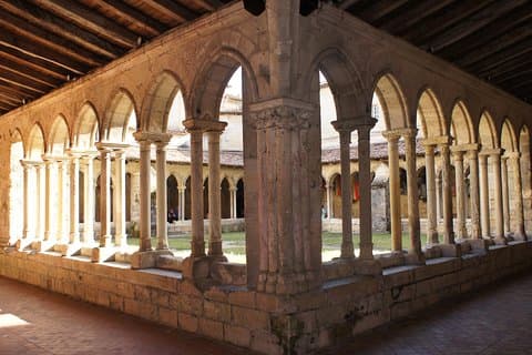 A day in Saint-Émilion on a private tour (Premium Sedan)