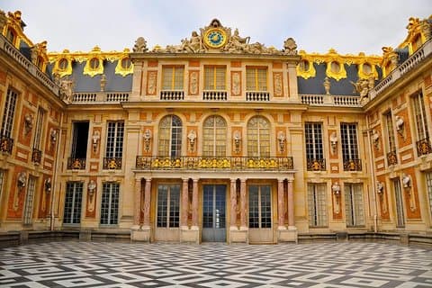 Private Full Day Tour to Versailles and Giverny from Paris with Hotel Pick Up