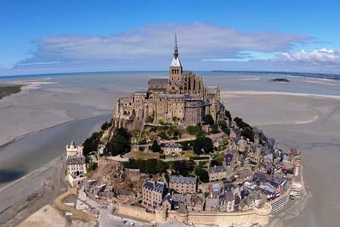 Private 12 hs tour to Mt. Saint Michel from Paris Hotel