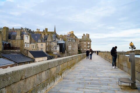 2 Days Trip to Mont-Saint-Michel & Saint-Malo Hotel Pick up