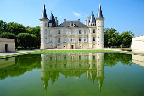 Private Tour on the Route des Grands Vins du Médoc with Visits and Tastings