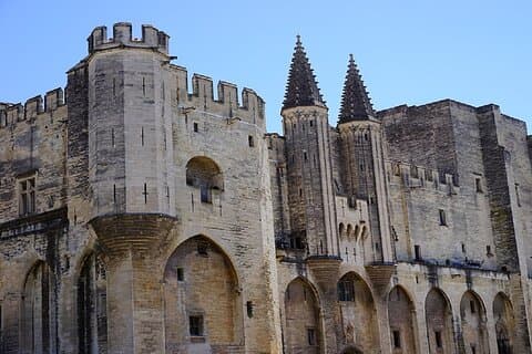 Avignon and Châteauneuf du Pape - 7hours