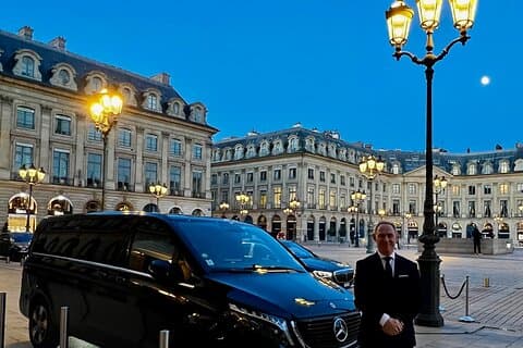 Private transfer in a luxury Mercedes from DISNEYLAND Paris to => PARIS with Cab-Bel-Air
