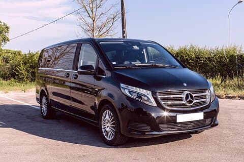 Paris to Reims one way or round-trip transfer in Sedan Car or Van