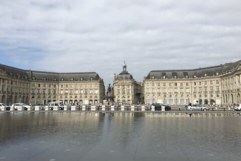 Private Historic Walking Tour in Bordeaux