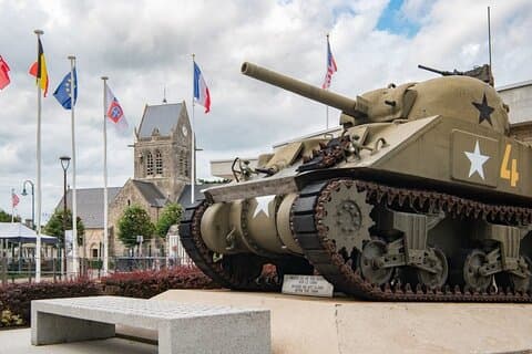 Place de Sainte Mère l’Eglise