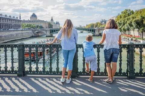 Kid-friendly Marais Private Tour in Paris including Jewish Quarter