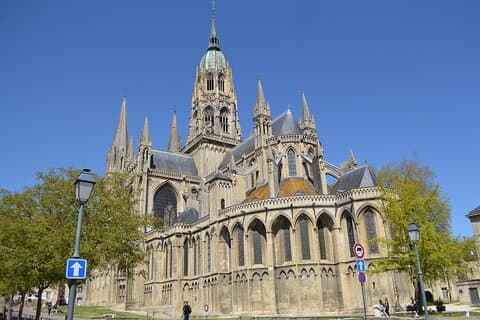 Day trip from Paris to Bayeux and back