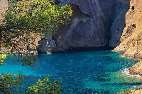 The Calanques de La Ciotat, (the mugel) is a popular and touristic place in summer because of its beauty.