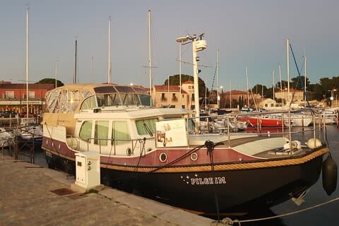 Private Boat Excursion and Night on Board on the Thau Lagoon