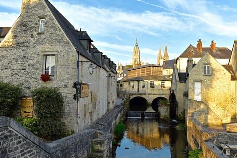 Round-trip shuttle transfer from Le Havre and Bayeux