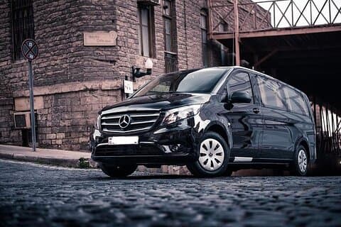 Transfer From Versailles To Paris by Car or Minivan