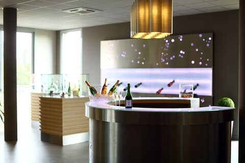 Tasting Crémants DE Burgundy 30 minutes to 20 min DE Beaune