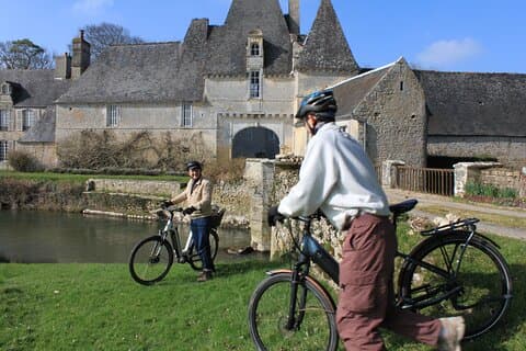 Backroads to Omaha: D-Day E-Bike & Cemetery Private Tour